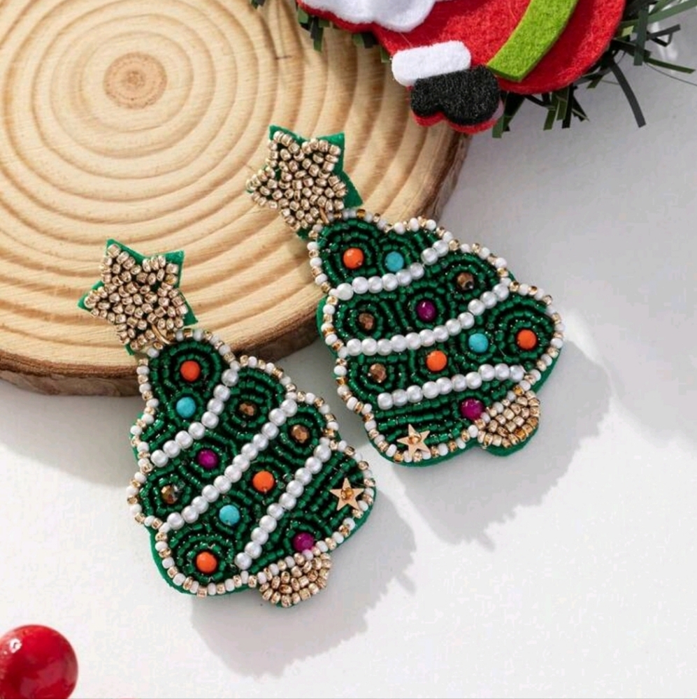 CHRISTMAS TREE Green‎ & Multi Colored Seed Bead Earrings NWT